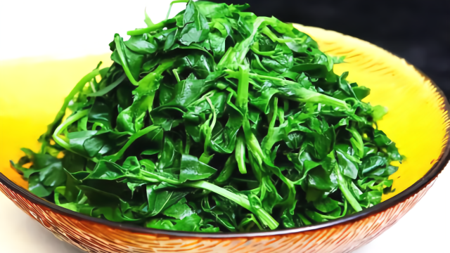 农村一种野草,人称"明目王",4月当菜吃,晒干煮水喝