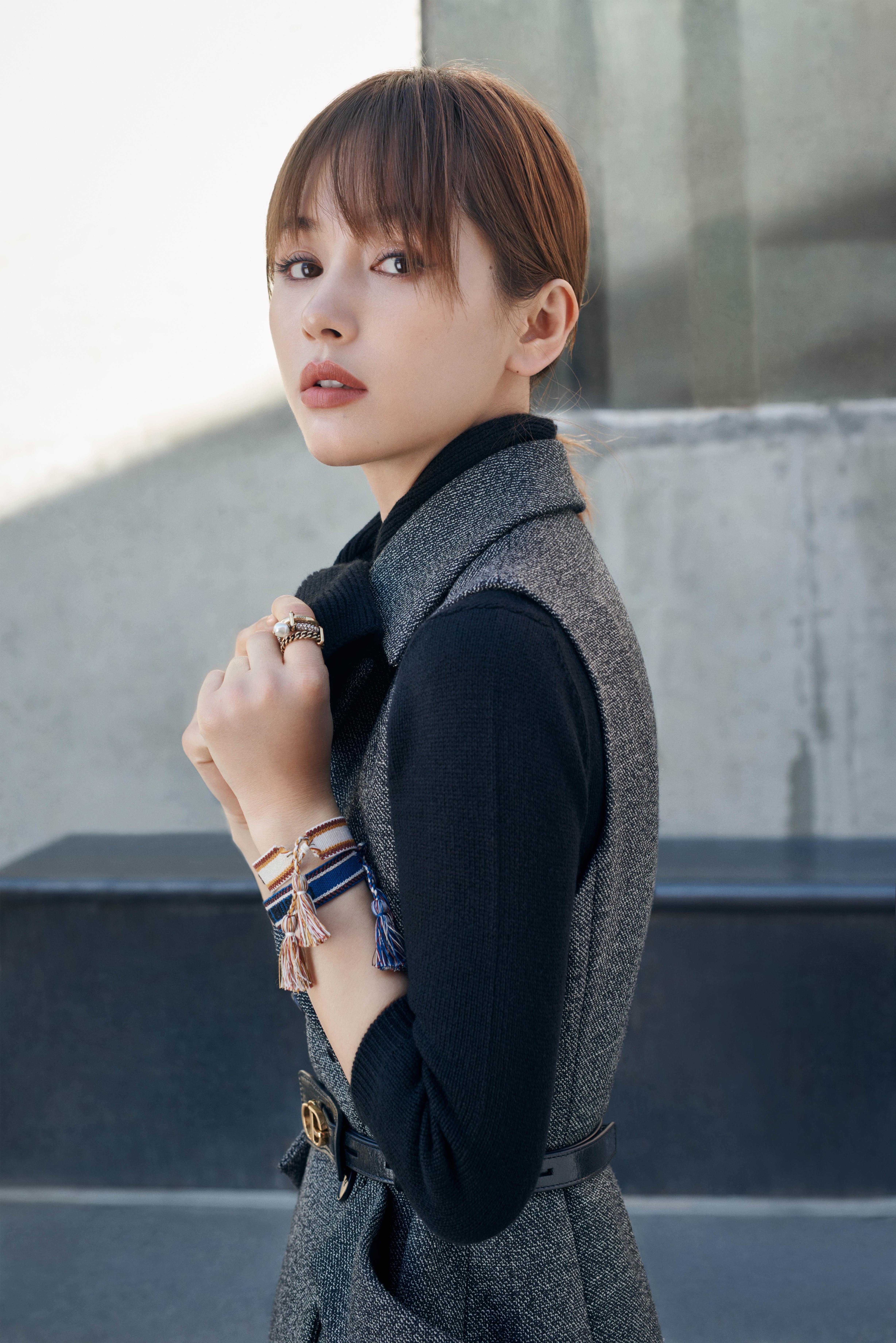 王子文微博晒剧组日常 多部新作品即将播出