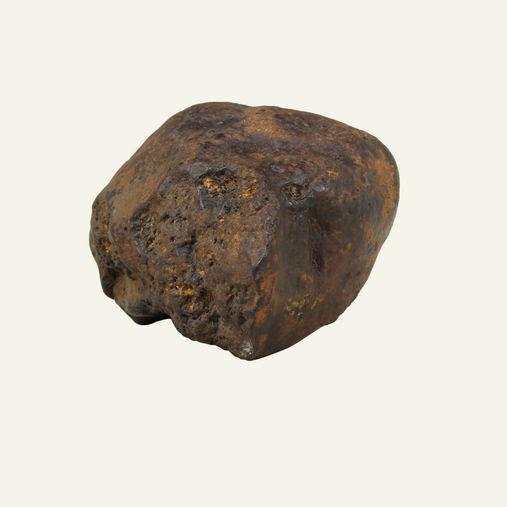 是不可多得,很是罕见的好的藏品,石铁陨石的主要成分是硅酸盐与镍铁