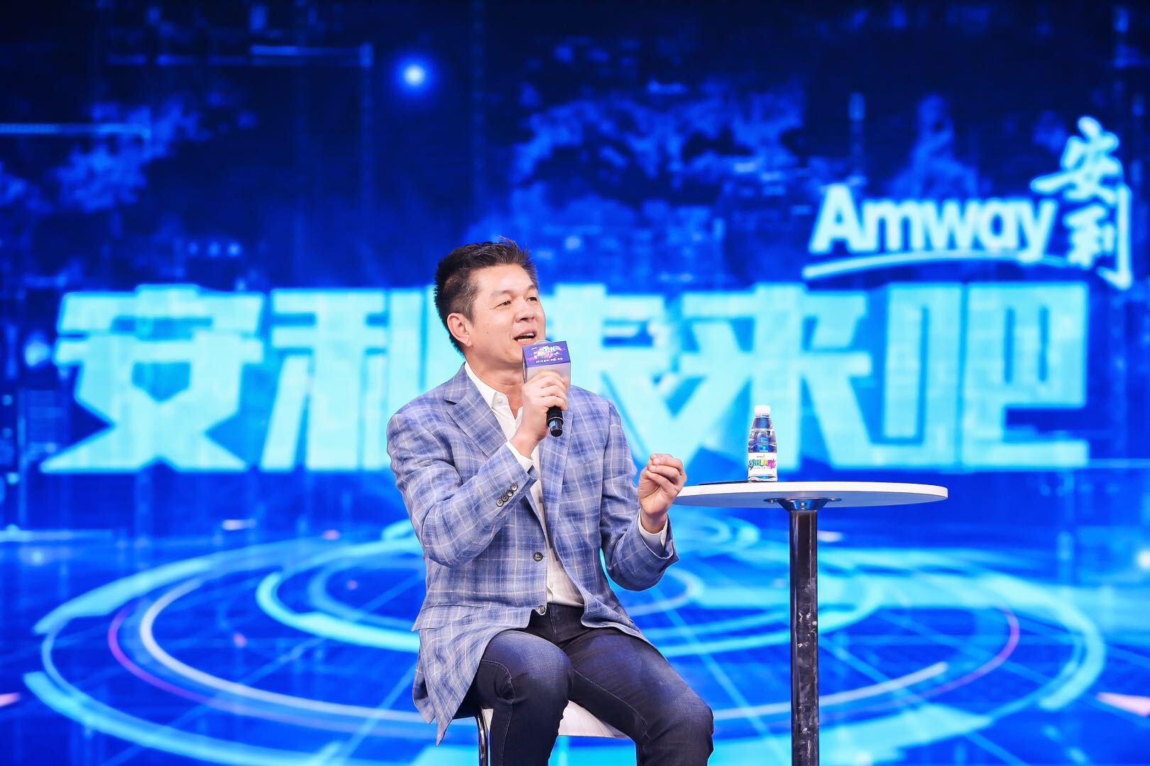 安利新任全球ceo潘睦邻首度亮相