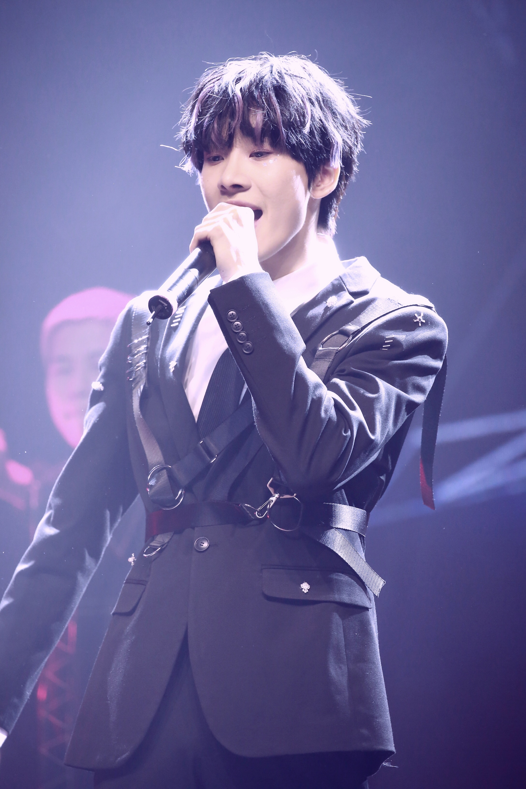 连淮伟初到见面会圆满结束炫酷舞台开启灿烂星途