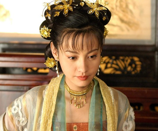 出演女反派"江玉燕",长相出众演技出色,晒照撞脸杨颖__凤凰网