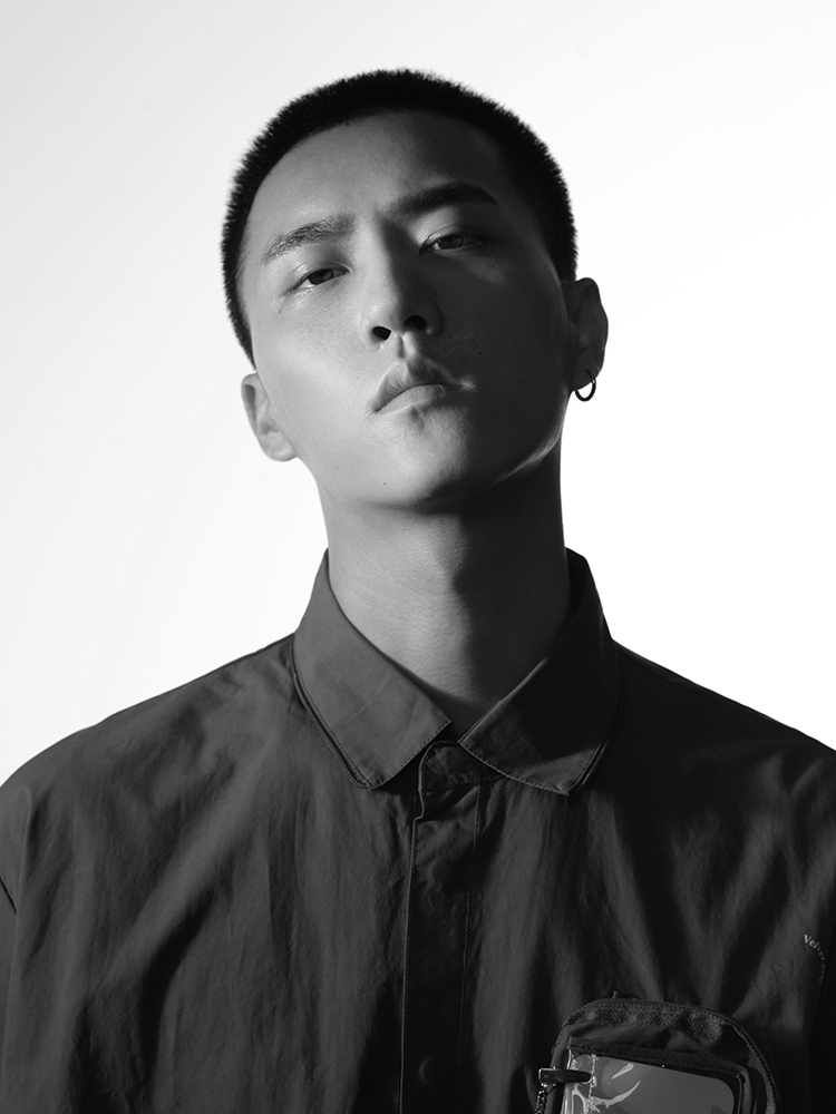 四正邀粉丝为"型感"写真取名 肖凯中逗趣回复:我觉得叫老四