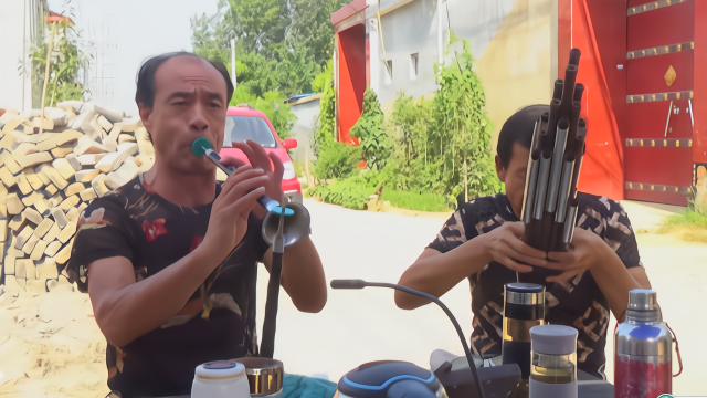 唢呐高手演奏歌曲父亲真正的吹出了父亲的艰辛听哭了