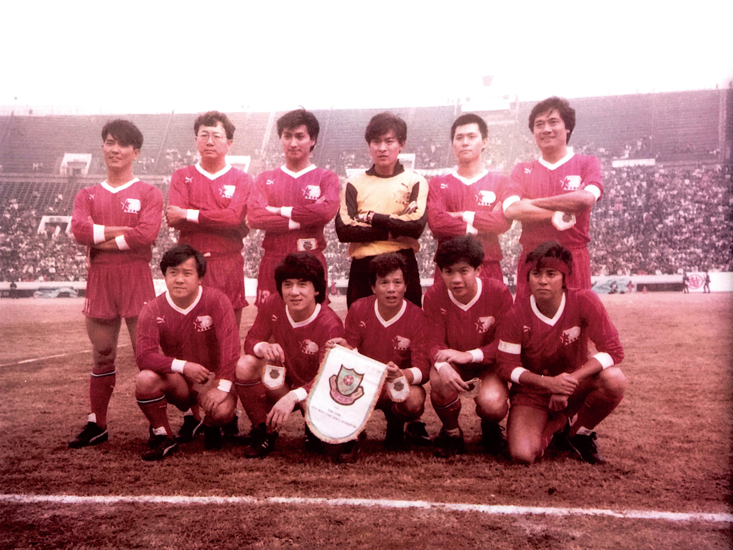 香港明星足球队老照片中的熠熠星光