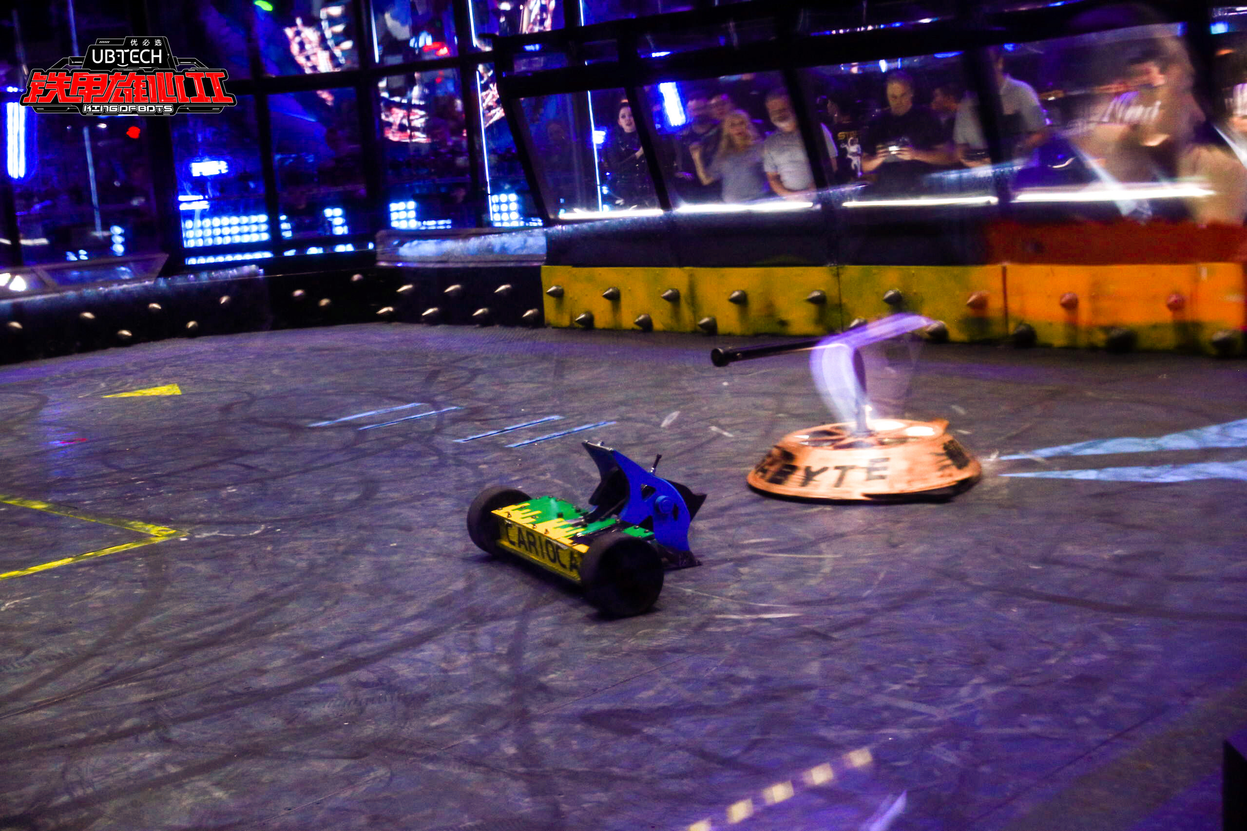 《铁甲雄心》平民铁甲梦感动全场 用梦想的力量点燃激情__凤凰网