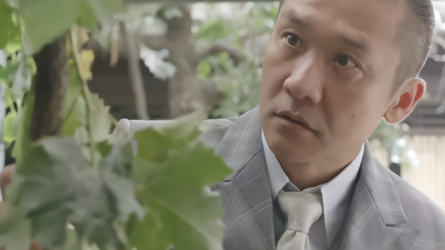 金水桥边:钱有根把照片中的张小姐带到审讯室,刘兰涛称全都说.