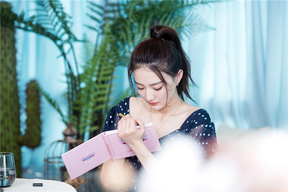 《女儿们的恋爱》第二季开播 徐璐恋爱徐爸吃醋__凤凰网