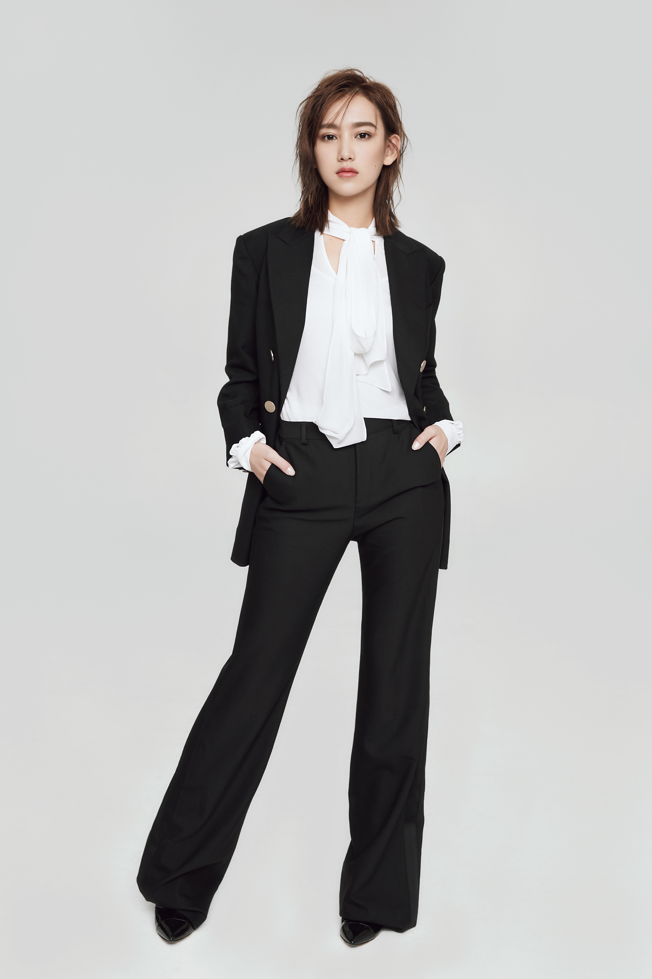 李沐宸《全职高手》收官 唐柔所在战队登上荣耀之巅__凤凰网