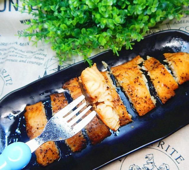 沙茶烤鱼柳鱼柳,最适合的就是烤了,以前经常会做点炒鱼柳或是煮什么的