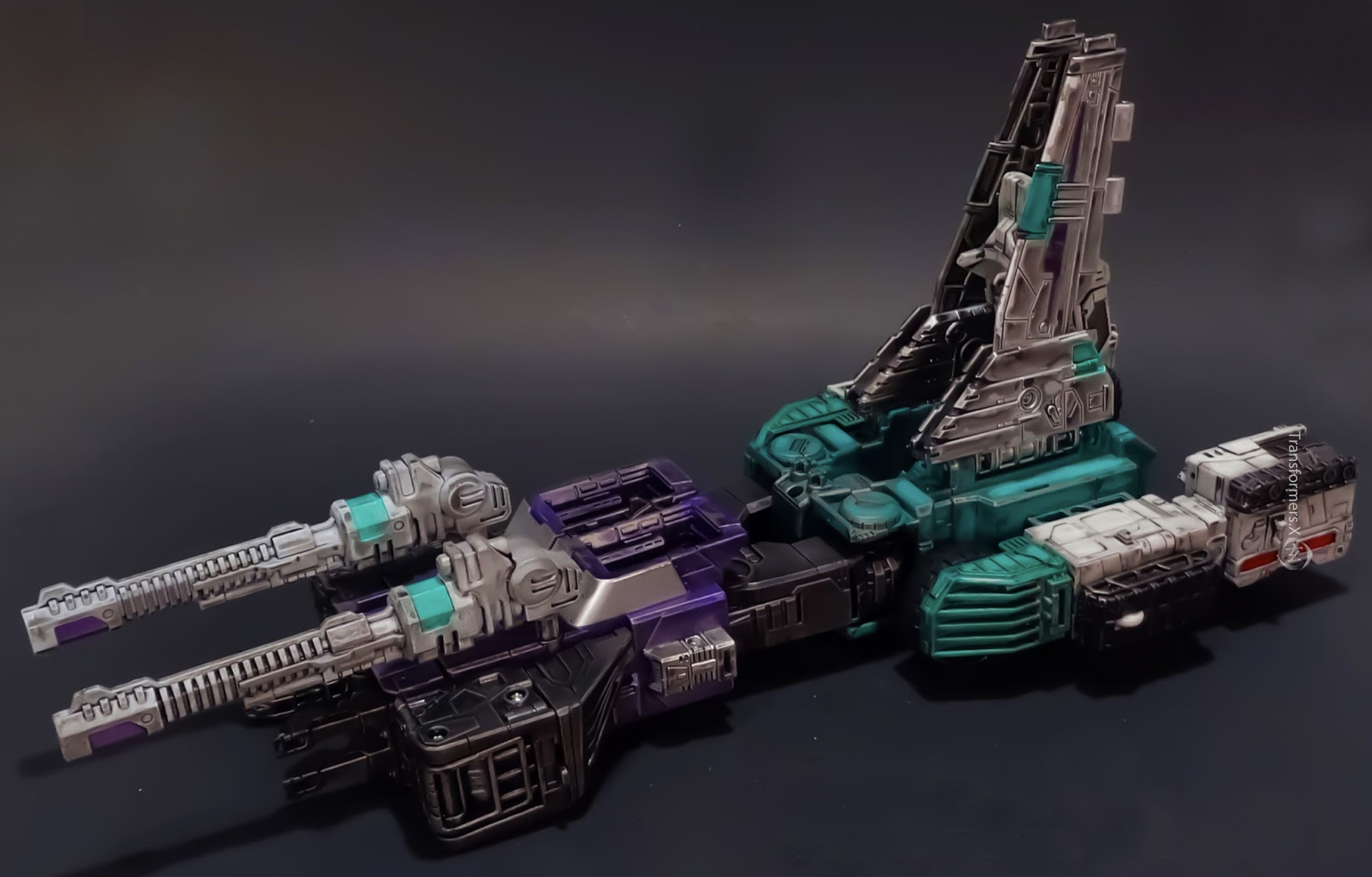 变形金刚动漫人物:重涂狂派霸天虎独行隐者-六面兽