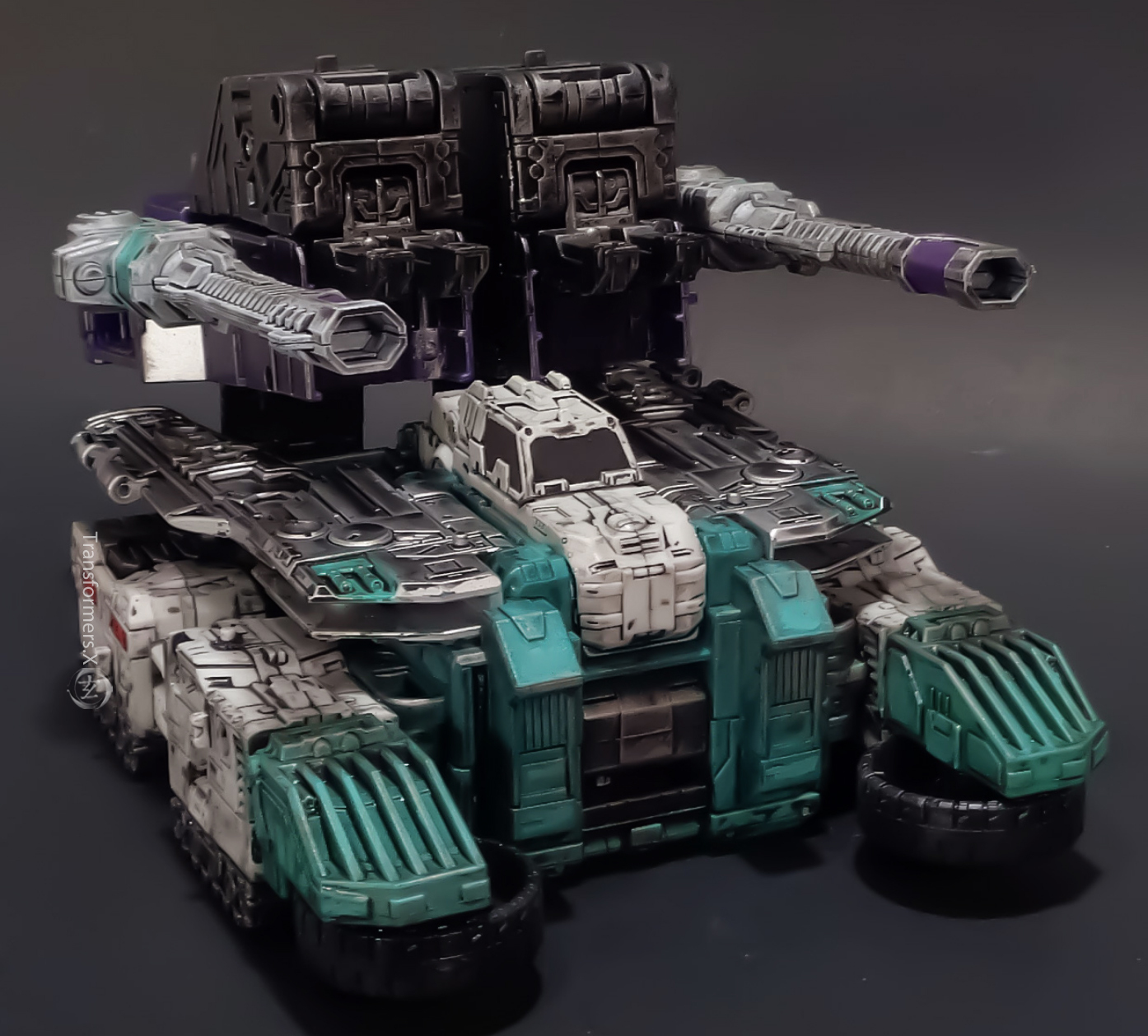 变形金刚动漫人物:重涂狂派霸天虎独行隐者-六面兽