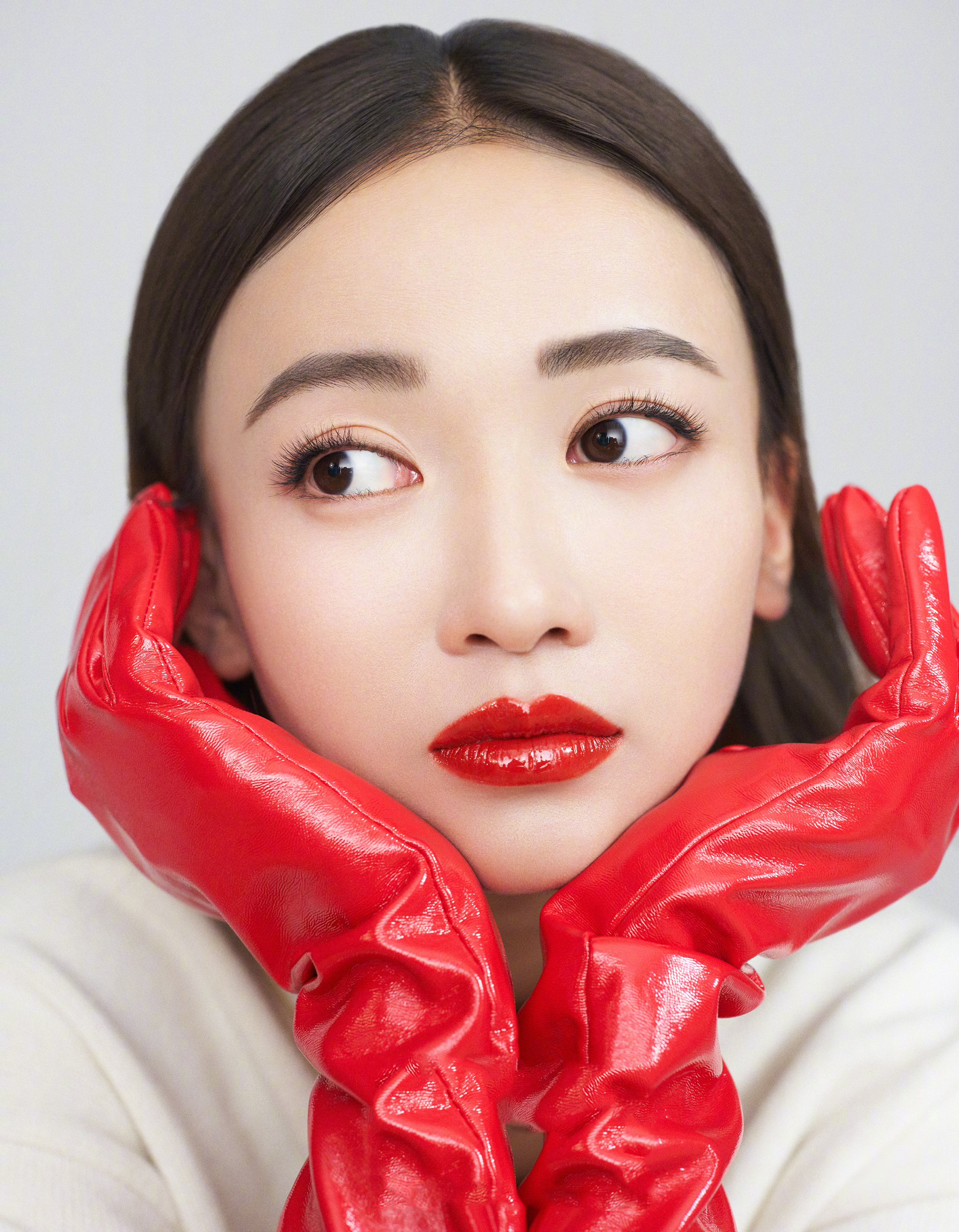 吴谨言锦鲤色口红,不同于以往的甜美形象,散发出怎样独特磁场?