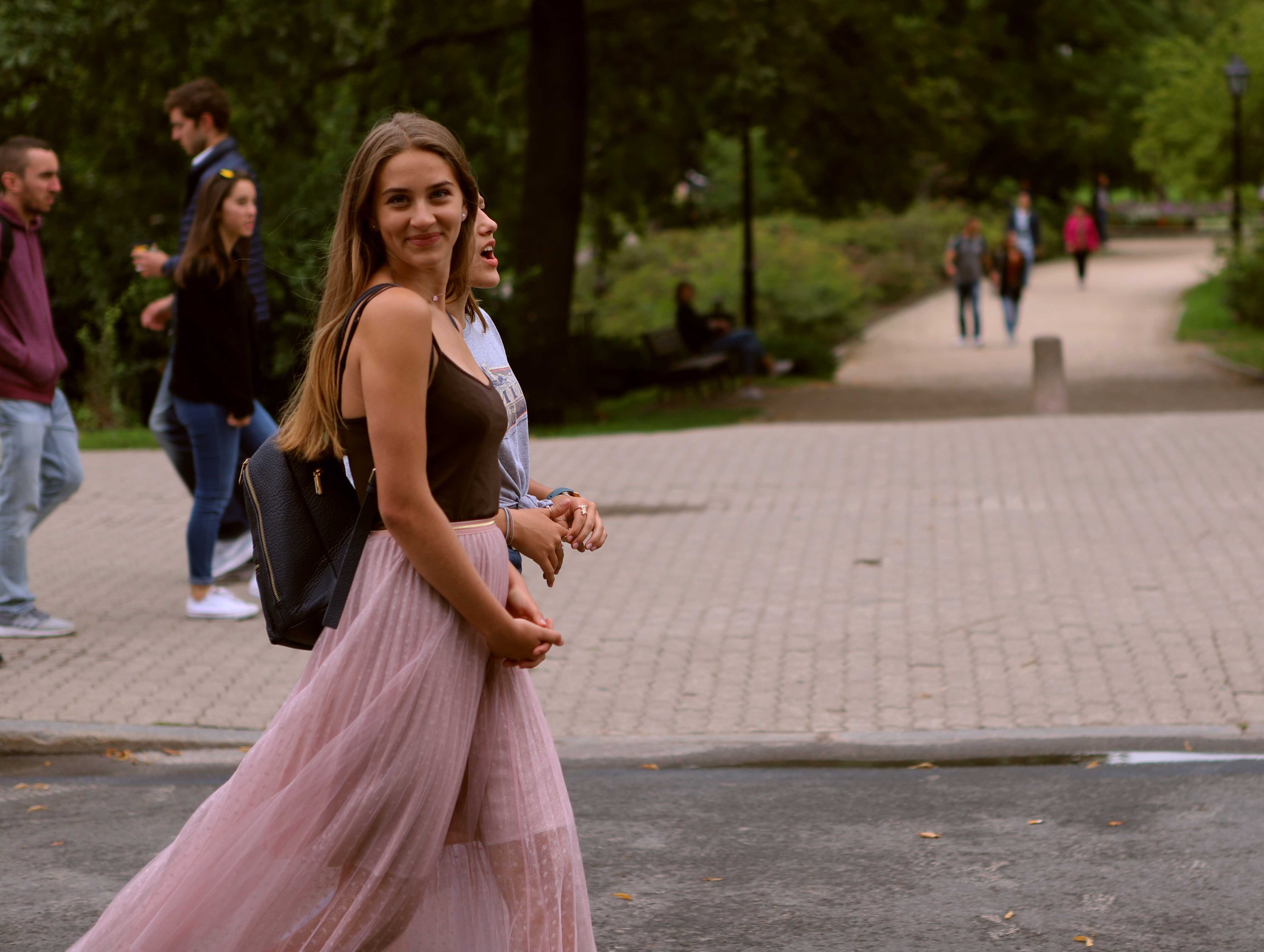 东欧金发美女如云上海男孩去找真爱到底该不该