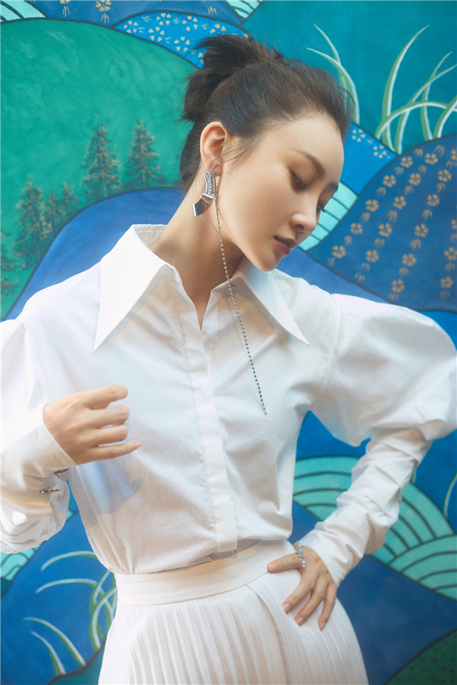 林鹏最新大片演绎初秋look中式优雅复古百搭