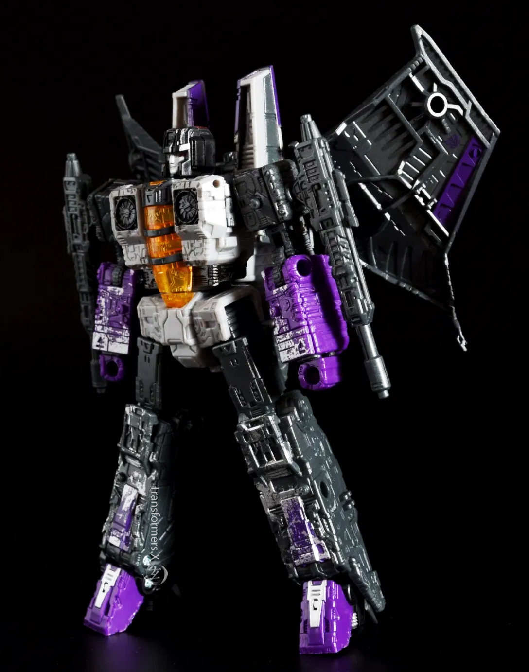 变形金刚动漫人物:狂派霸天虎尖头猎杀队-围城闹翻天