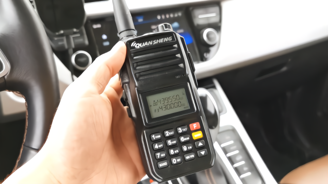 粉丝寄来一台泉盛uv2plus对讲机功率很足上中继效果很好