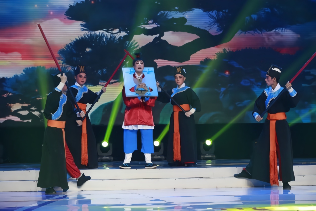 母亲做事应和儿子商量不然遭儿子怨恨杨帅学曲剧卷席筒