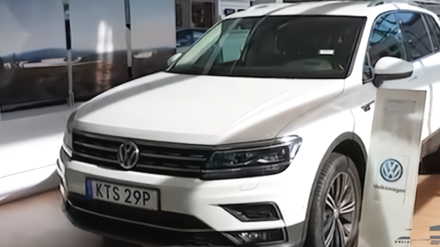 2020款全新大众途观到店实拍满身的高科技打开车门才知道