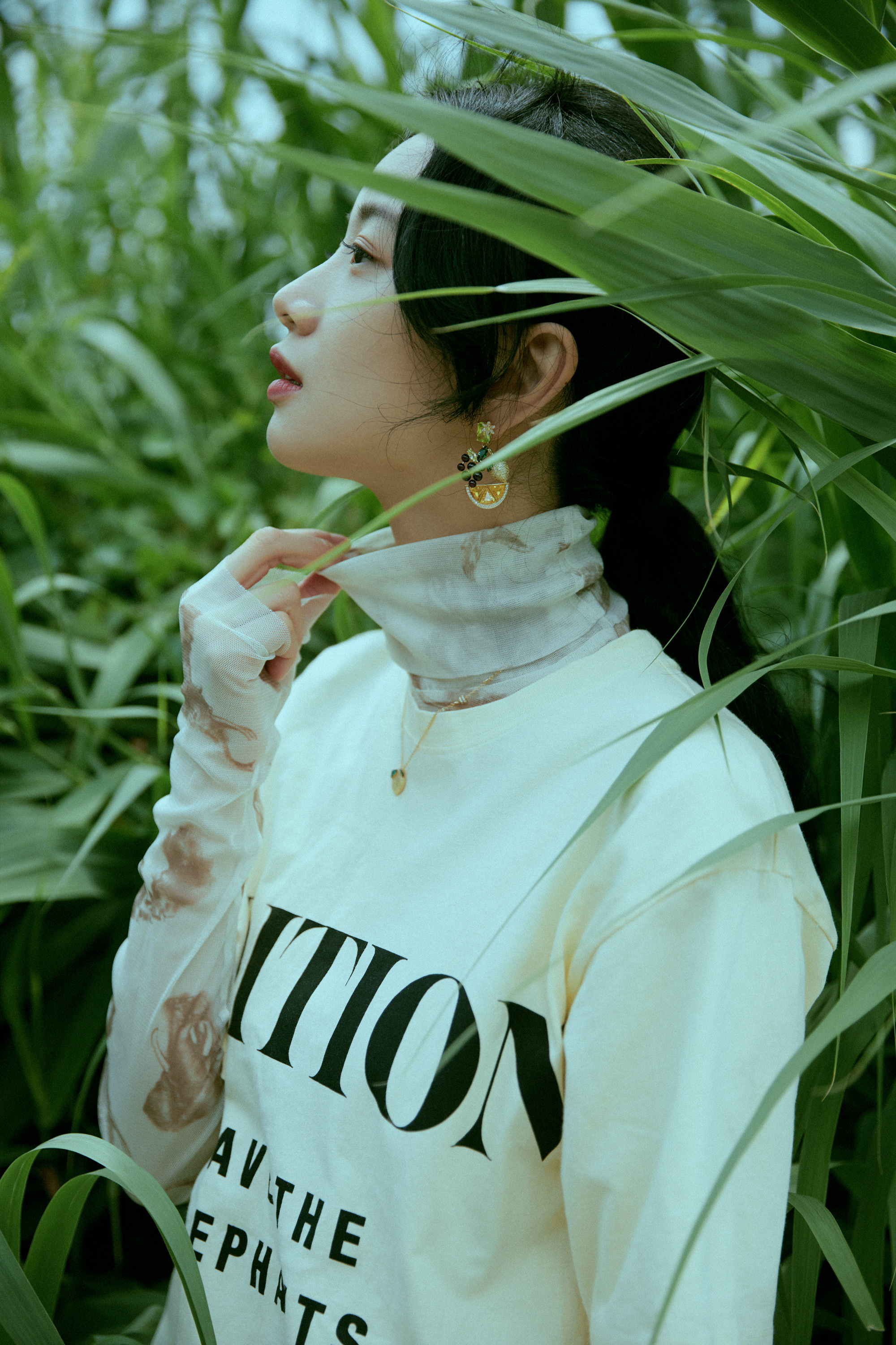 李梦最新写真优雅肆意邂逅秋日浪漫