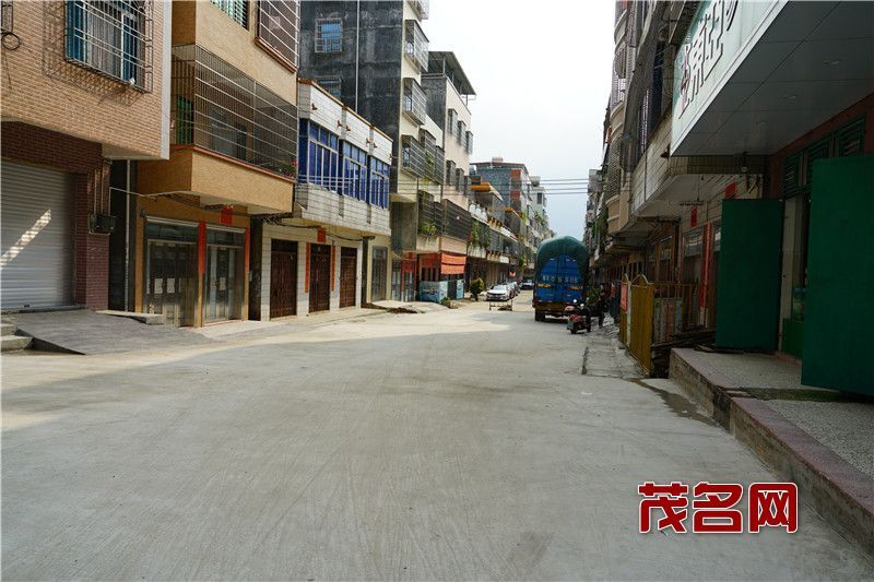 茂南区羊角镇党委政府守初心惠民生 十年烂路一朝改__凤凰网