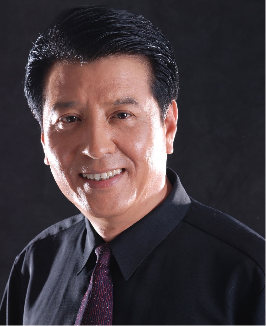 著名表演艺术家关少曾莅临海纳集团参观指导