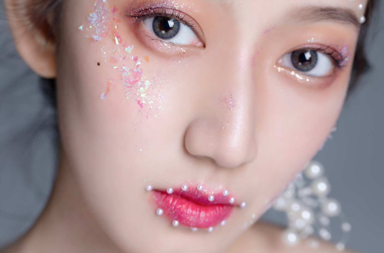 03,喜欢化浓妆的女人