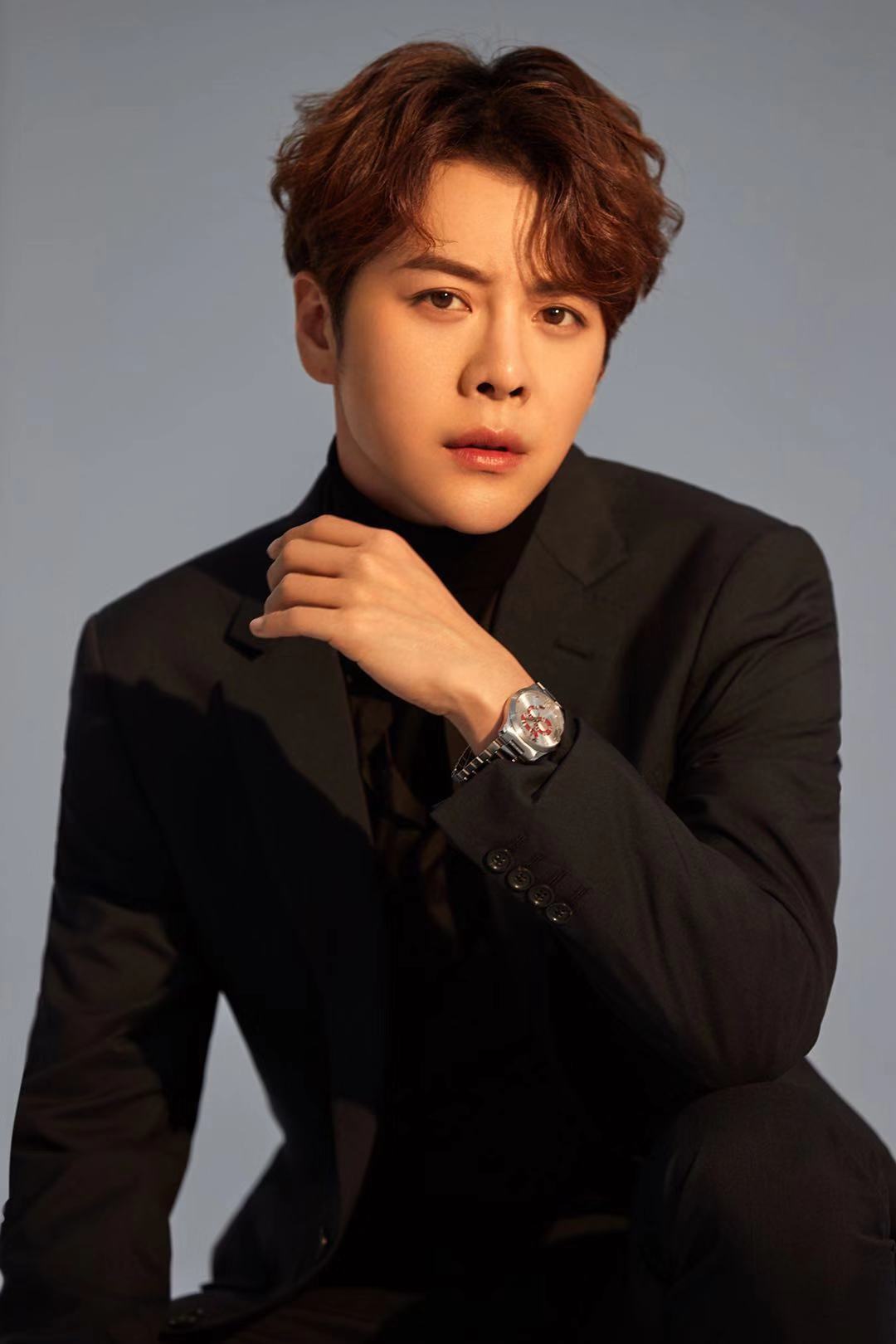 徐海乔质感写真来袭 完全诠释成熟魅力__凤凰网