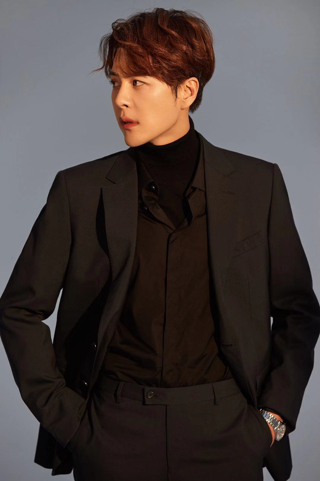 徐海乔质感写真来袭完全诠释成熟魅力