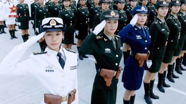 第一軍視英姿颯爽中國女兵方陣最靚眼