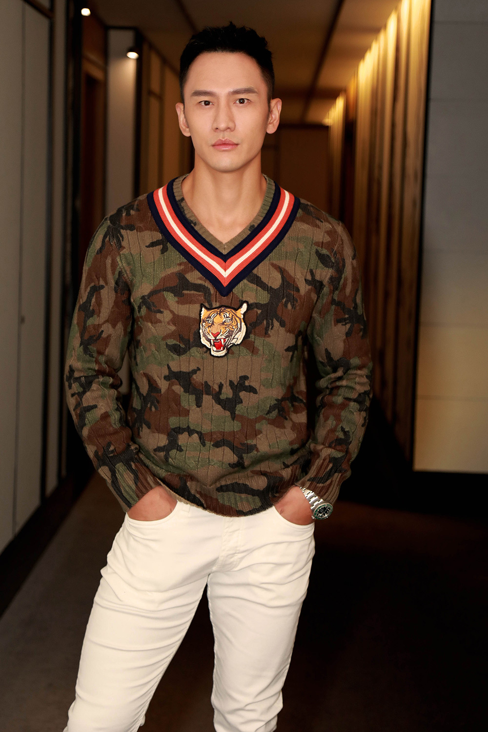 顾佑明出席活动为祖国点赞热情活力传递正能量