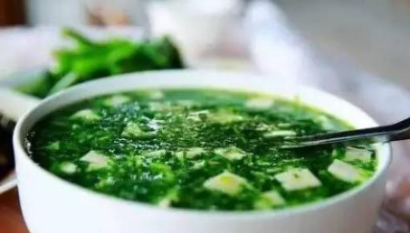 红军长征的保命野菜,做成羹汤的百岁糊,可能咱们都吃过