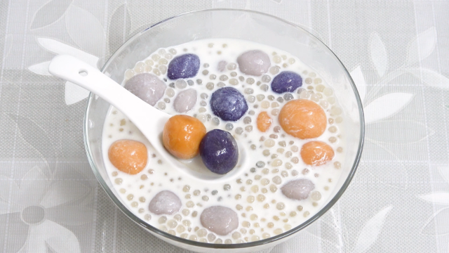 教你做一道超q弹的紫薯芋圆西米露比汤圆还好吃