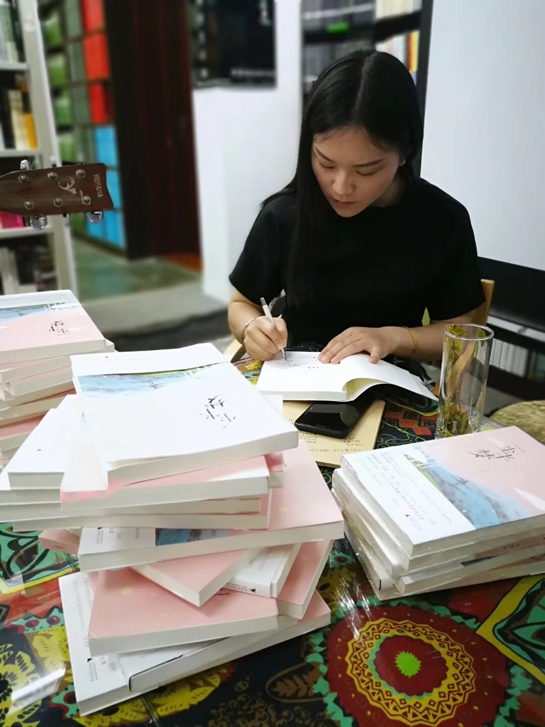 《一尘半梦》:90后美女作家借民谣音乐书写生活独特感悟