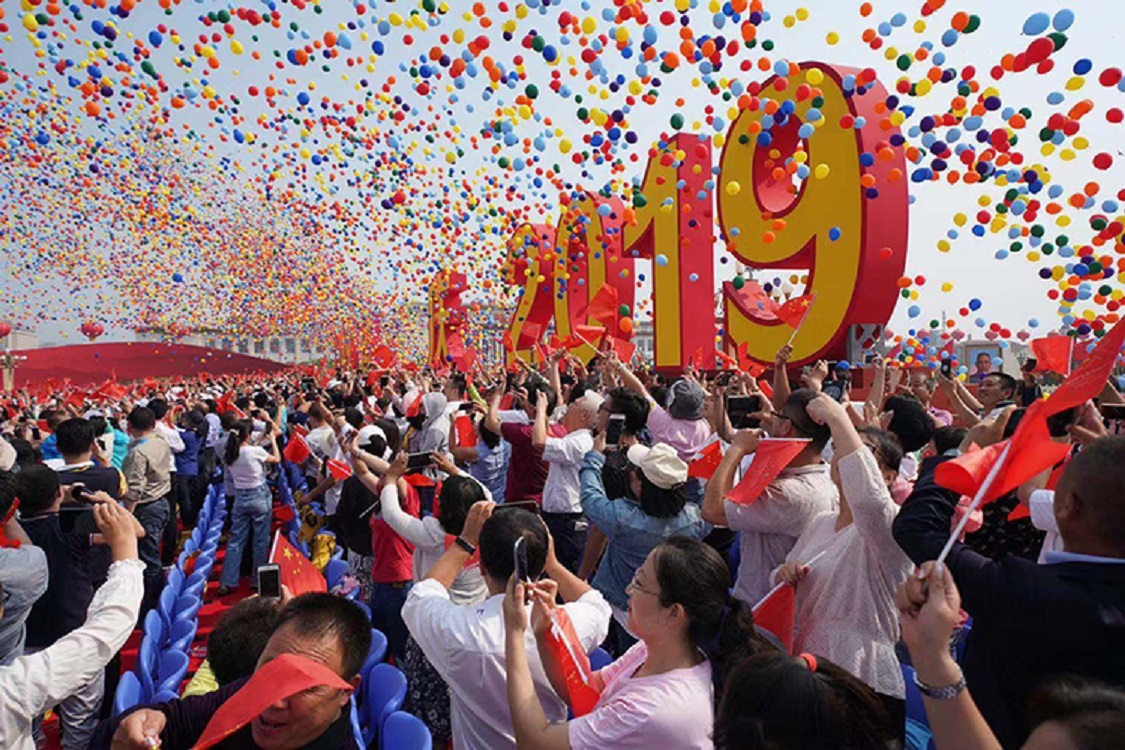 国庆活动天安门广场放飞的气球和鸽子会飞到哪里?涨知识了