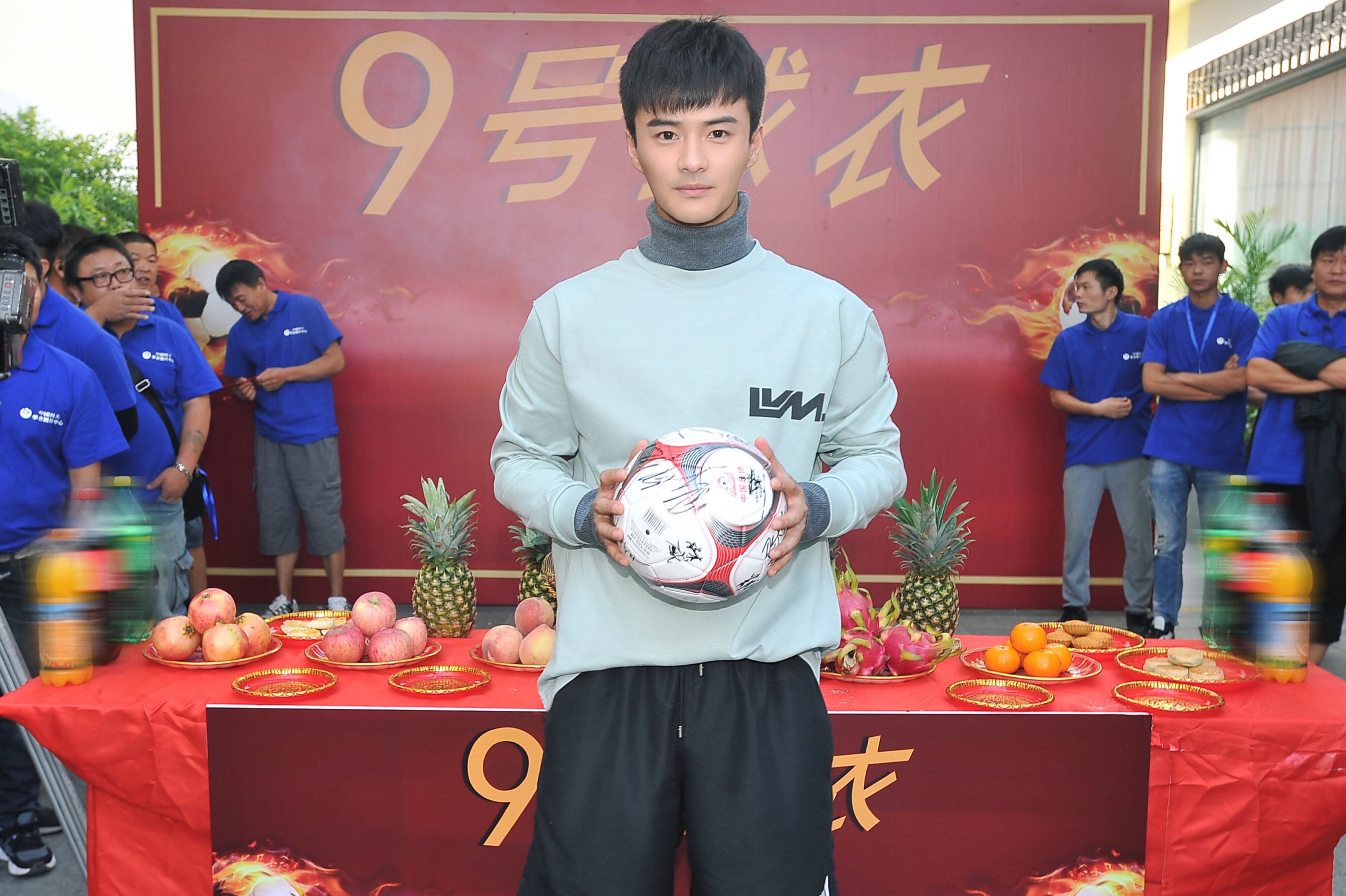 王艺霖主演大片《9号球衣》开机 化身足球小子逐梦绿茵场__凤凰网