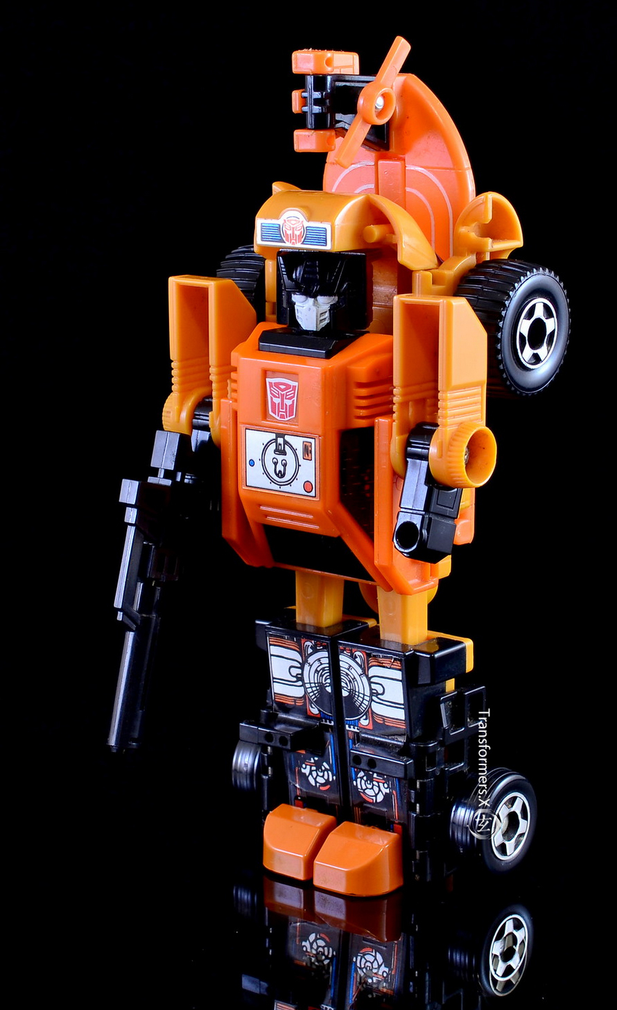 变形金刚博派汽车人三变救援队-沙暴