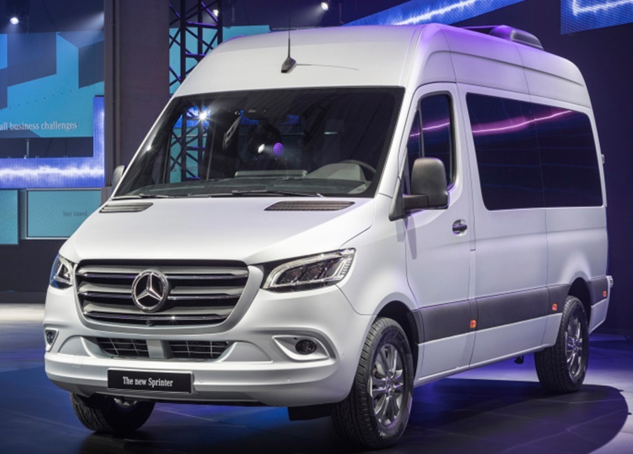 新款奔驰斯宾特的操控与变速箱的进步是它的底气,动力?够用就行了.