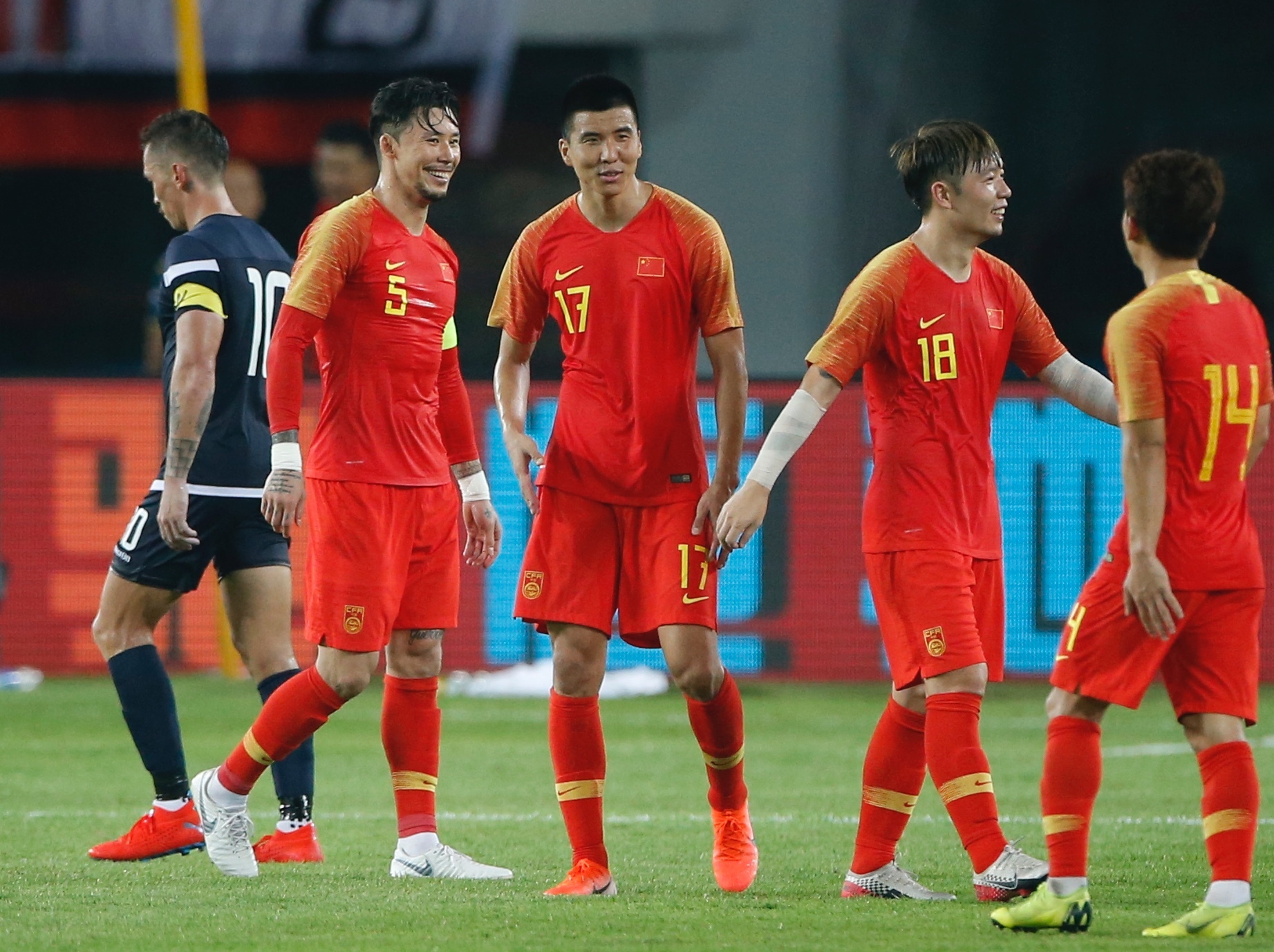 打菲律宾,国足还是那套首发阵容?_凤凰网体育_凤凰网