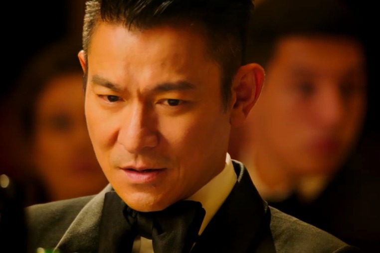 刘德华宝刀未老帅气依旧,穿上西装就是全场最靓的仔