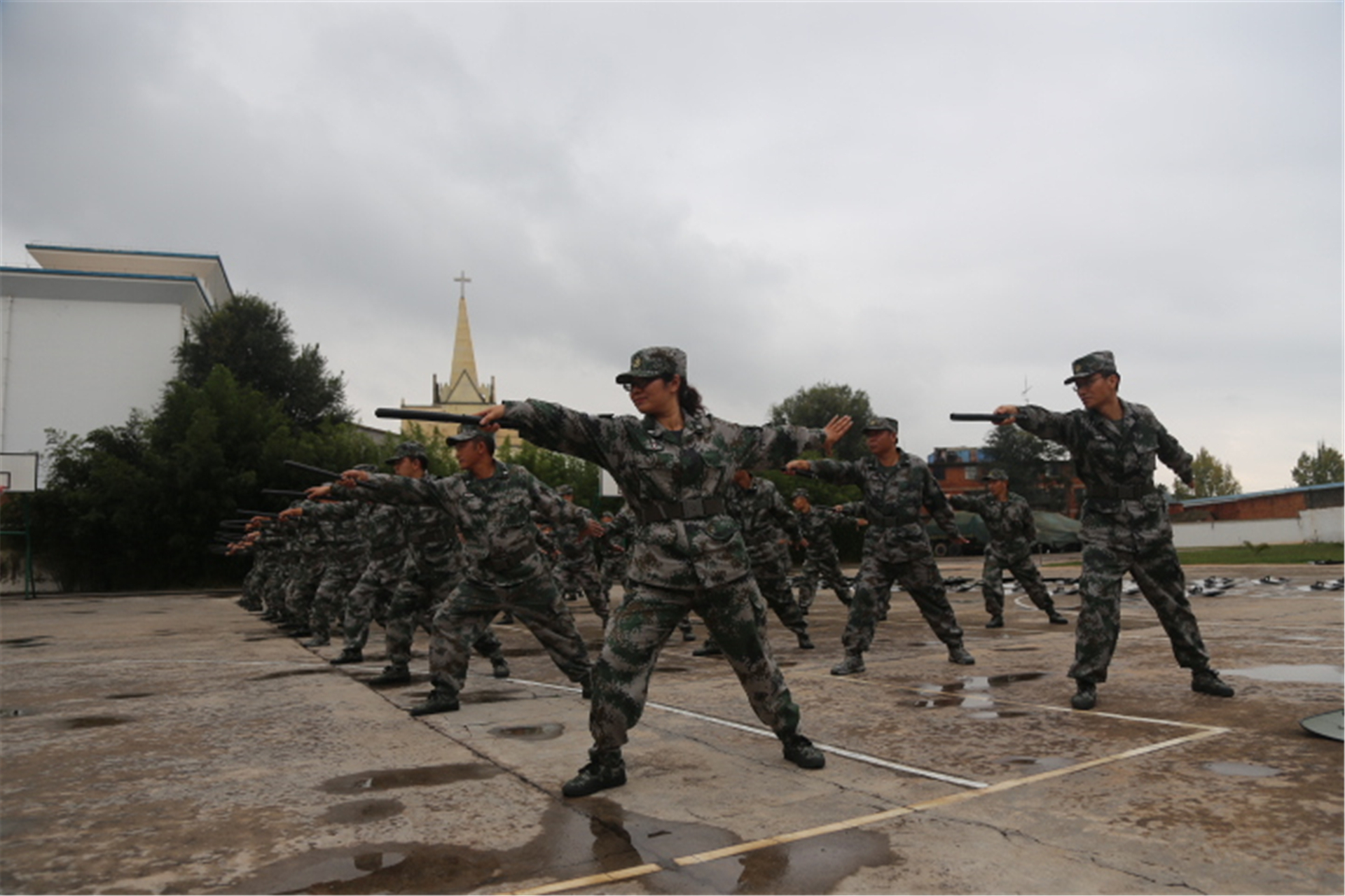 罗平县105名预备役官兵圆满完成2019年度成建制训练!__凤凰网