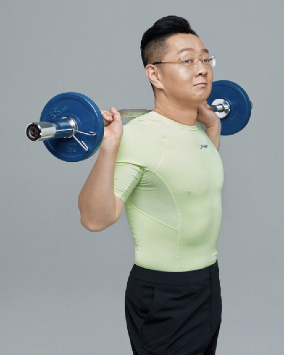 47岁张绍刚近照大变样成金刚芭比网友这还是那个央视主持吗