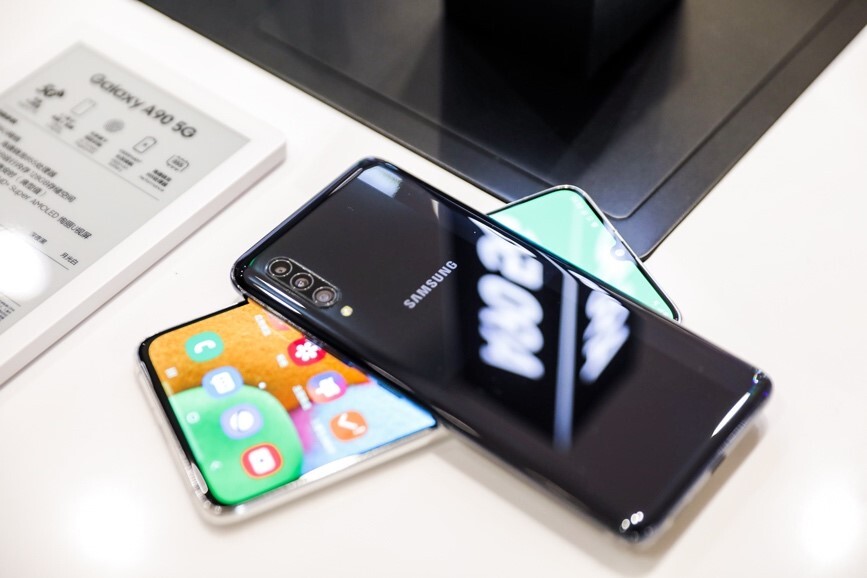 三星galaxy a系列首款5g手机 galaxy a90 5g全国预约中