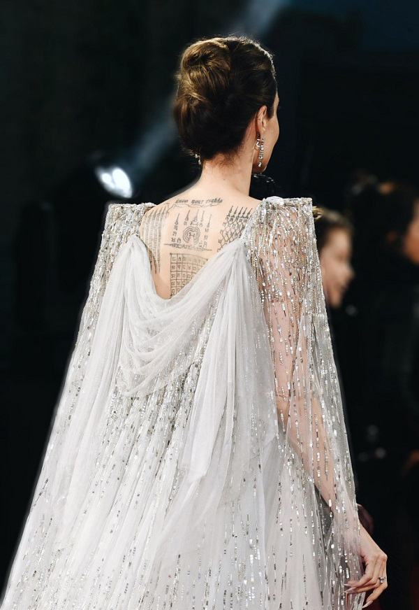 岁月从不败美人安吉丽娜61朱莉上演背影杀风采不减当年