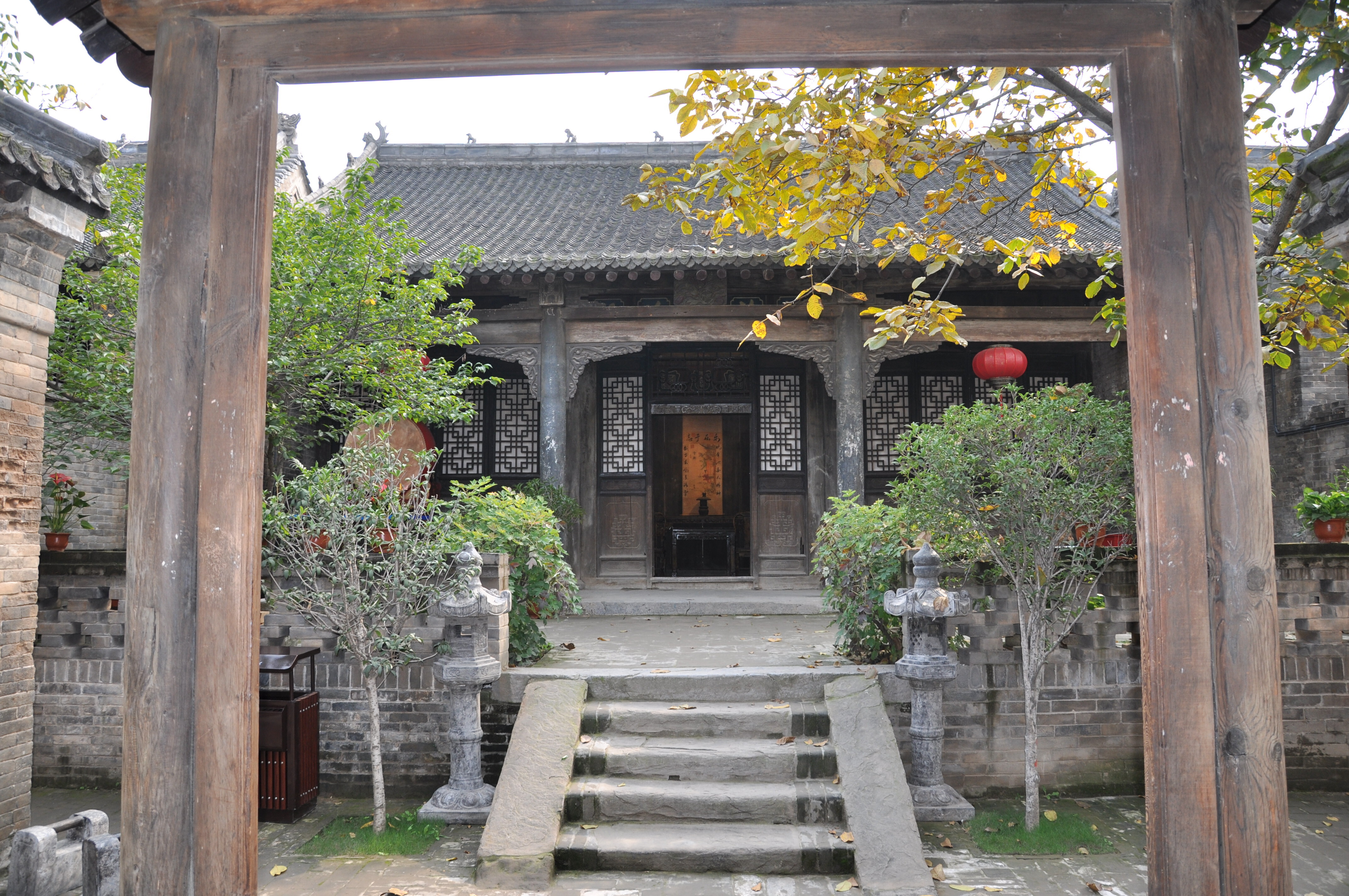 魏坡古民居位于洛阳市北5公里处,是一处很值得一看的地方.