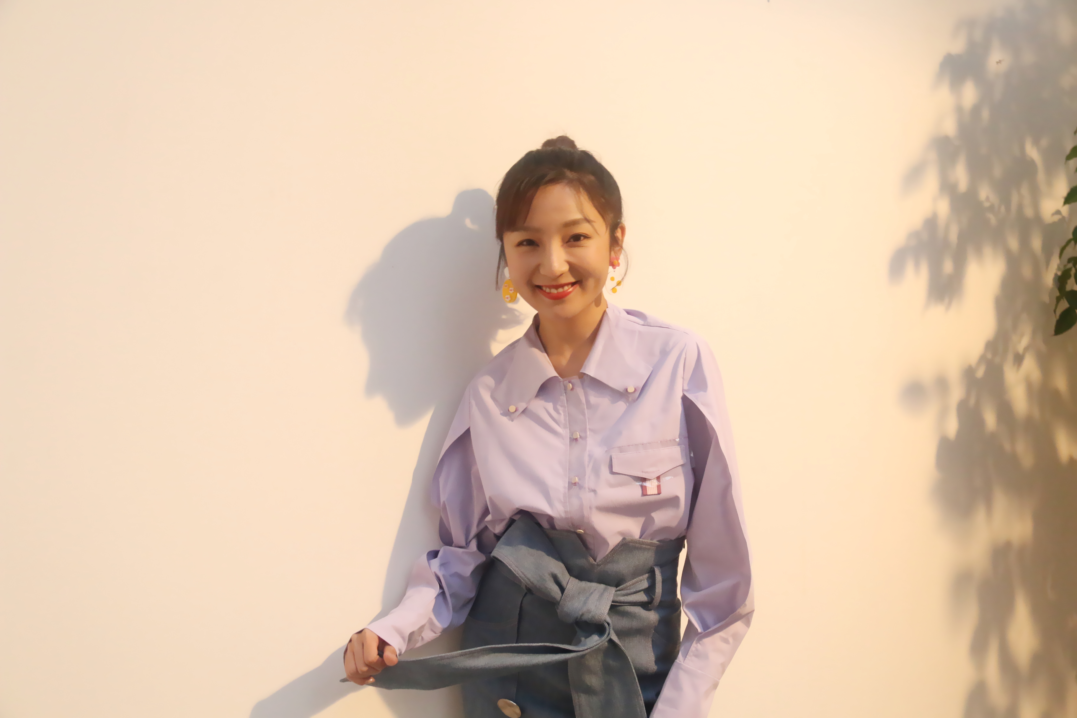 张樟俏皮参加采访活动 彰显演员本质潜能__凤凰网