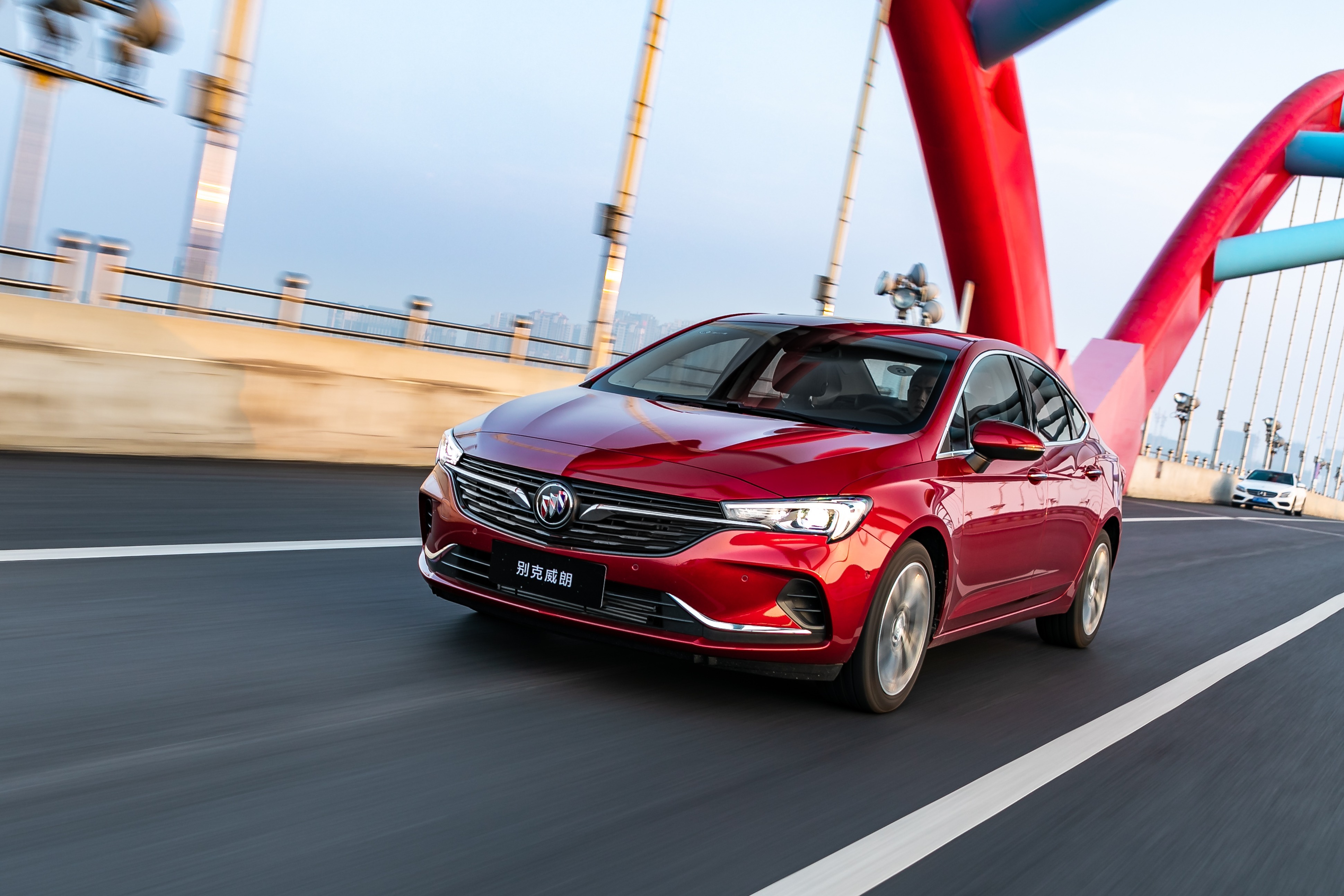 试驾全新别克威朗明明可以靠颜值却偏偏要靠实力