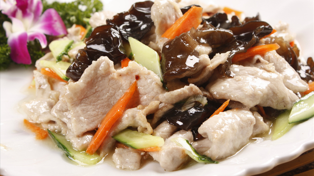 大厨教您经典老菜滑溜里脊正确做法,肉片鲜嫩爽滑无腥味,超好吃