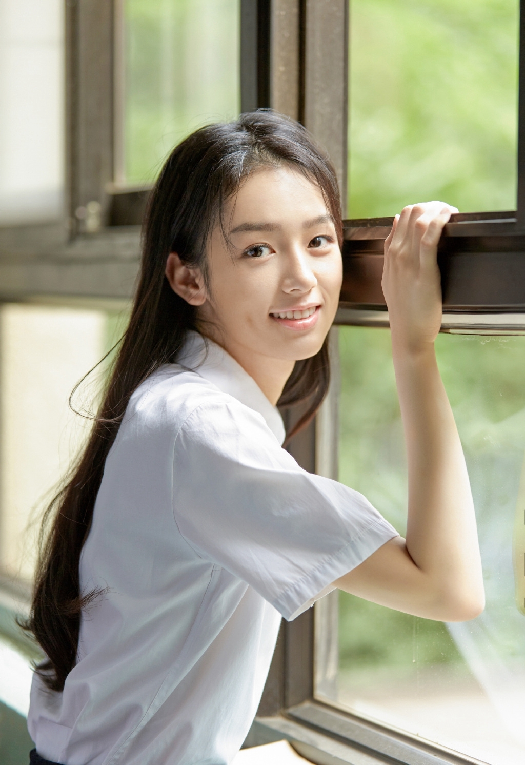 女演员周也清秀可人学生装写真 凤凰网