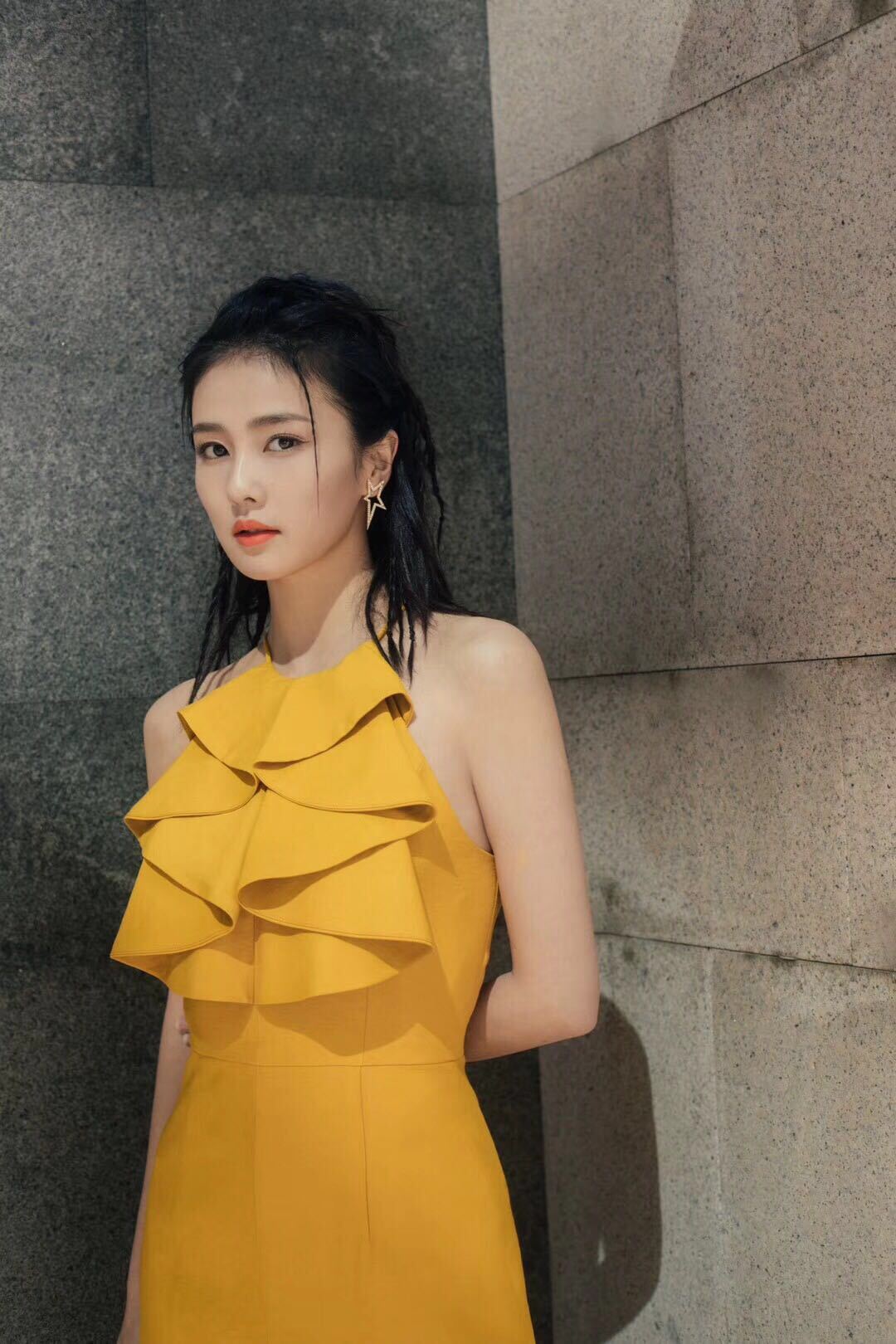 演员白鹿清新优雅念念不忘